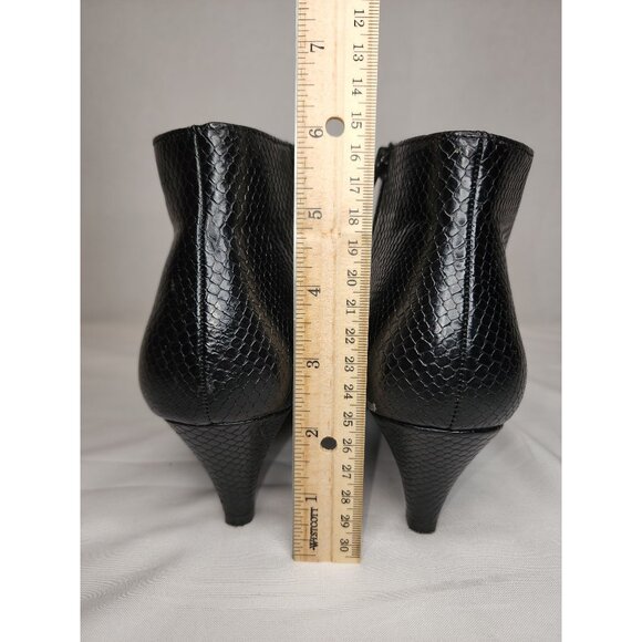 Women's Kitten Heel Snakeskin SZ: 8 Pull on Zip Up Ankle Booties - Picture 3 of 9